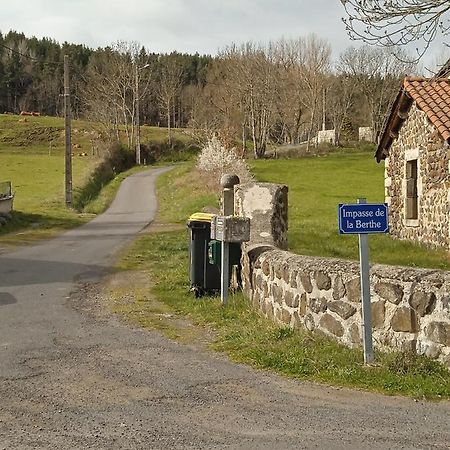 Gites De La Berthe Lantriac Exterior foto
